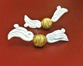 Harry Potter earrings - Golden snitch earrings - Harry potter golden snitch earrings jewellery - harry potter snitch studs earring