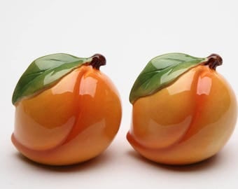 Peach Salt and Pepper Shaker Set (20835)