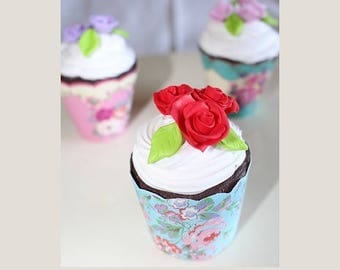 Cup cake, chocolate whipped cream, red rose