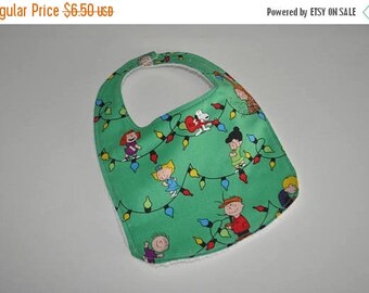ON SALE Charlie Brown Christmas baby bib, Snoopy Baby bib, Snoopy Bib, Peanuts baby bib, Charlie Brown baby bib, Peanuts bib, Charlie Brown