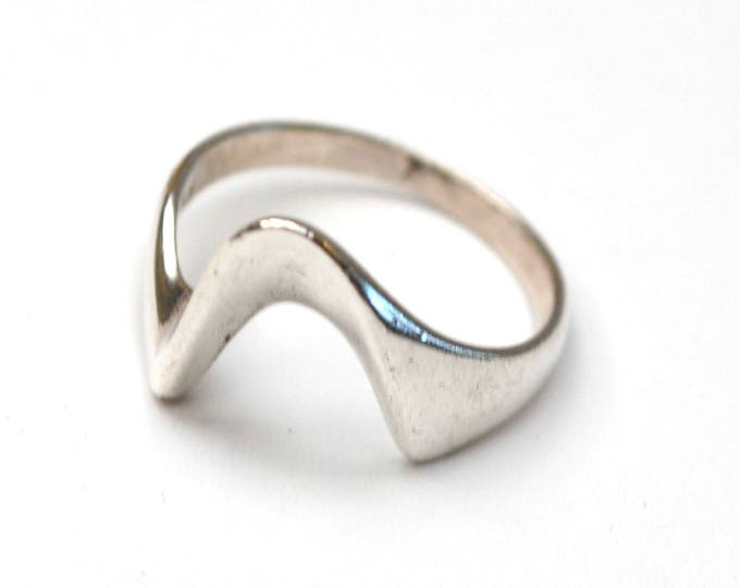 Sterling Wave Ring - Silver Abstract Modern - size 7