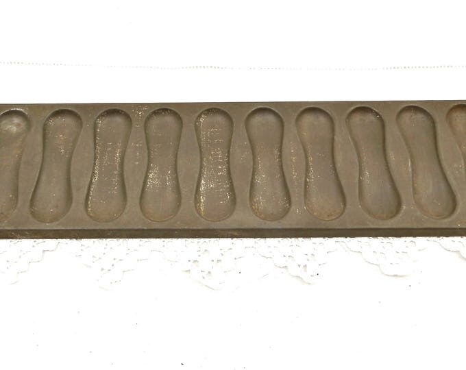 Vintage French Metal Boudoir Cake Pan with Wall Hanging Hook, Country Farmhouse Bun Mold, Retro Baking from France , Bakeware, Madelaine