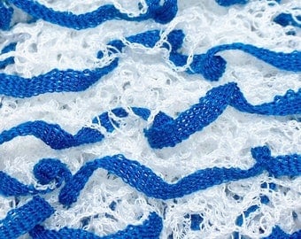 NEW model: Scarf ruffle white edge Amor blue