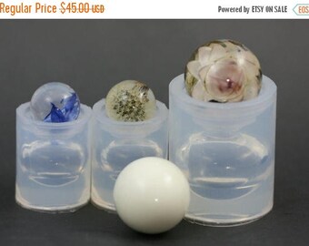 ON SALE -30%OFF- A transparent silicone mold for jewellery Diy, Set of- 2 pieces a sphere of 20 mm diameter and 1 piece a sphere 25mm