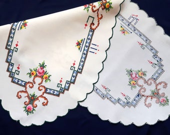 Vintage cross stitch oval tablecloth