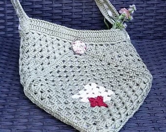 Crochet Bag in sage green cotton, with flowered linen