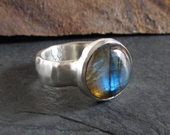 Sterling silver blue flash labradorite ring / size 6 / silver ring / gemstone ring / artisan ring / solitaire ring / classic ring