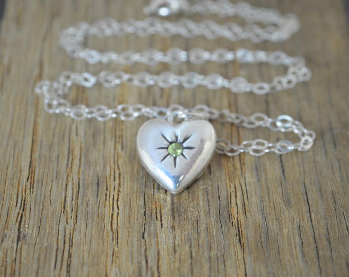 Peridot Mothers Necklace, Silver Heart Necklace, Peridot Stone Necklace, Dainty Heart Necklace, Mothers Peridot Necklace, August Birthstone