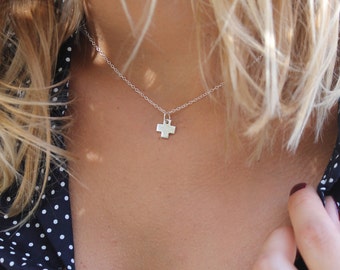 Choker chain silver cross