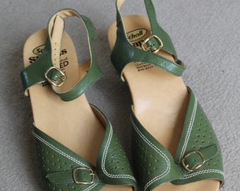 Vintage Wedge Sandal Size 6 Green leather