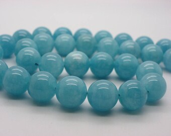 5 beads 12 mm natural Aquamarine in a turquoise blue