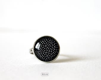Ring cabochon 14 mm black speckled