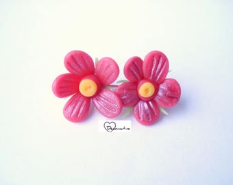 2 beads red iridescent cold porcelain flowers