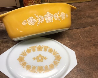 Vintage Pyrex Casserole Dish with Lid Butterfly Gold 045 2 1/2 Quart