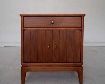 Mid-Century Modern Nightstand / Cabinet by Broyhill in Walnut - Professionally Refinished!