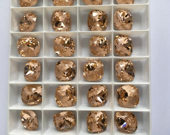 Lot de 4 cabochons cristaux Swarovski 4470 12mm à sertir