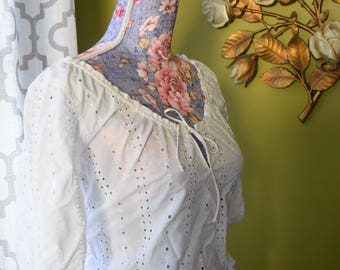 Breezy Summer White Cotton Eyelet Peasant Blouse/ Half Sleeve with Keyhole Neckline and Tie/ Size M