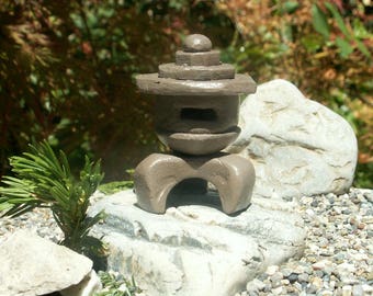 miniature japanese garden ornaments