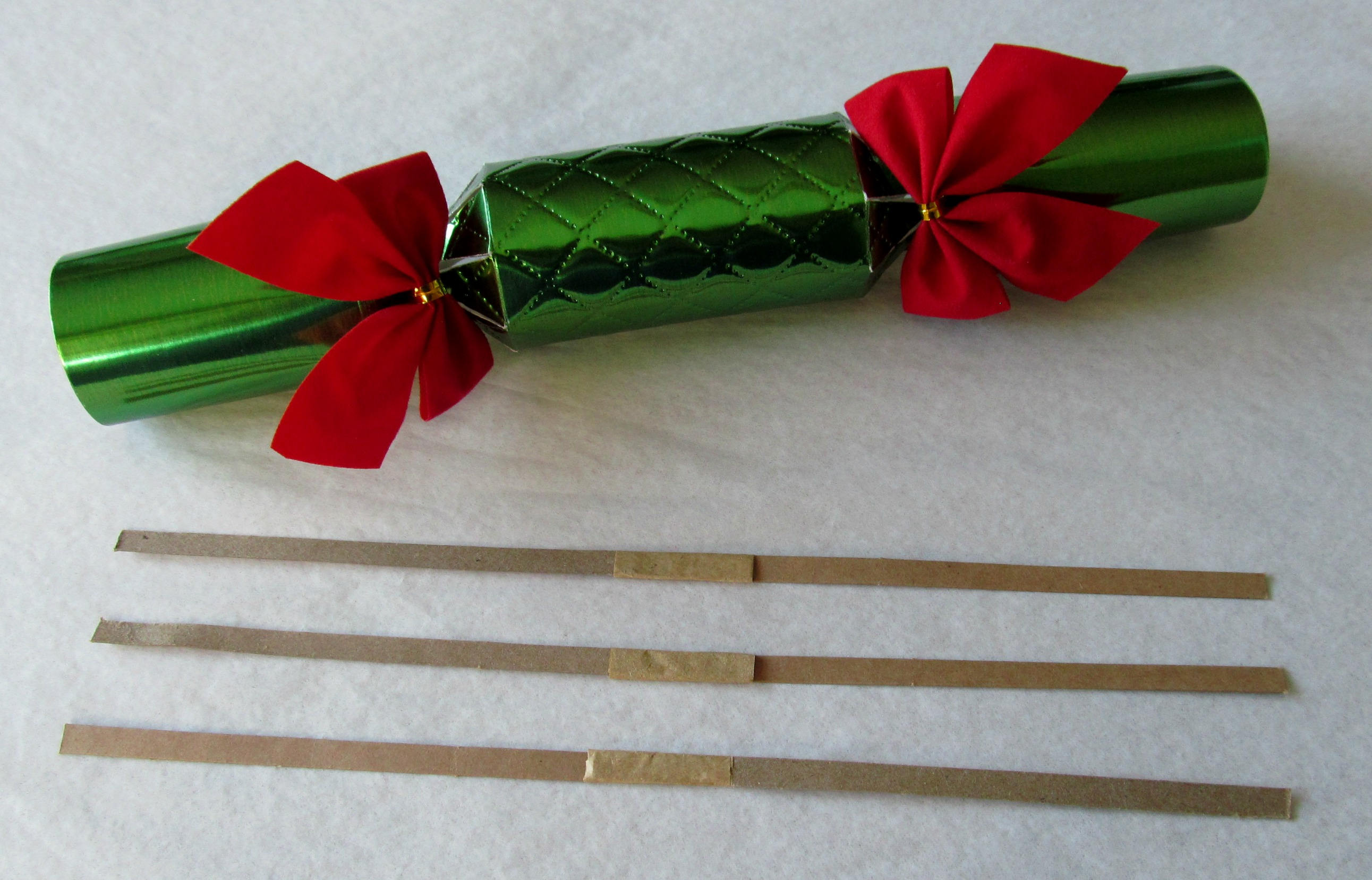 party cracker snaps bangers for party popper bonbons party cracker snaps bangers for party popper bonbons