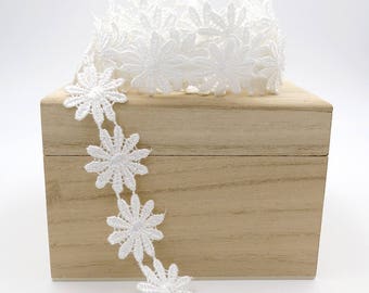 2 yards Lace Daisy Ribbon. Lace Trim. Bridal. Wedding. Gift Wrap. Sash. Hat Making. Dress Making