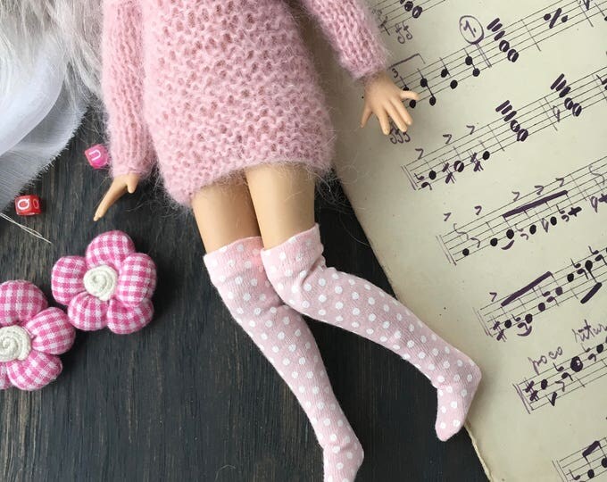 Oversize knitted sweater for Blythe doll. Handmade for custom collection doll. Clothes for Blythe. Jacket for blythedoll. Dress for Blythe.