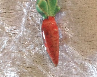 Small brooch ceramic raku "carrot"