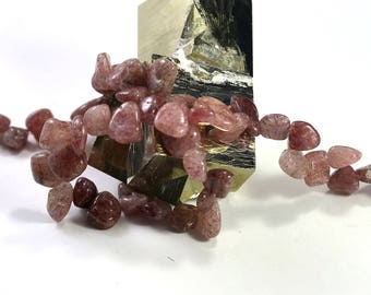 a strand of strawberry Quartz beads"baroque", natural stone Ts