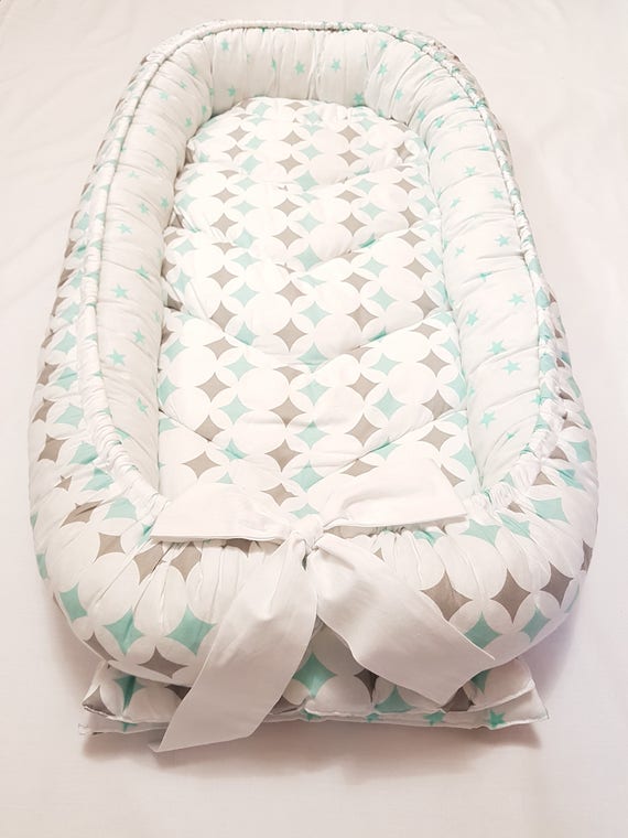 Babynest Baby nest Baby lounger Baby positoner baby sleep