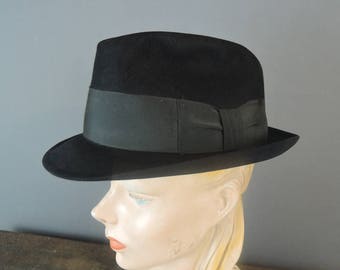 Men's Vintage Hat 1960s Black Fedora, size 7-1/8 Towncraft Beaver, Hand Felted