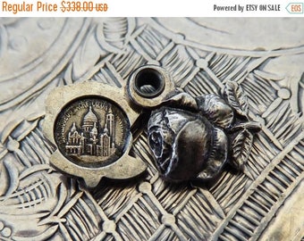 CLEARANCE SALE Rose Flower Locket Sacre Coeur De Montmarte & Sacred Heart Of Jesus Souvenir Religious Medal, Basilique du Sacré-Cœur, Paris
