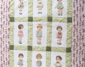 Childs Quilt Playmat Toddler Blanket Playset Baby quilt wall hanging Fabric paper dolls with clothes