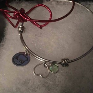 Buyer photo Yelisa Jimenez, who reviewed this item with the Etsy app for Android.
