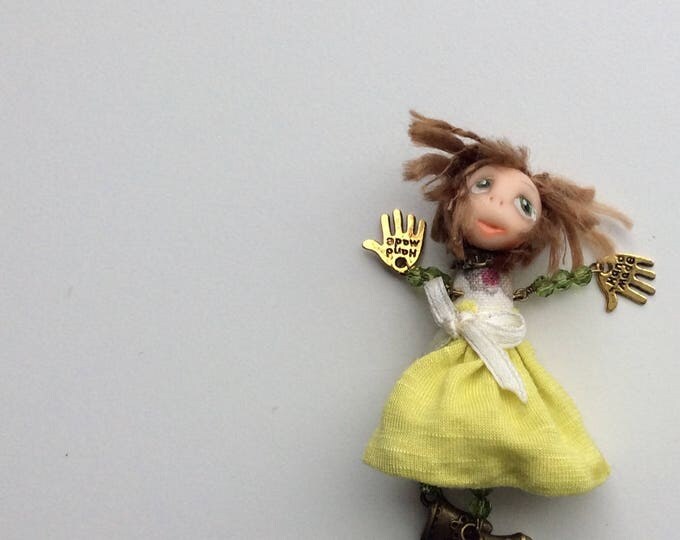 Miniature doll brooch - Brooch doll - Doll brooch - Handmade brooch - Primitive doll brooch - Brooch girl- funny doll brooch- OOAK - Brooch