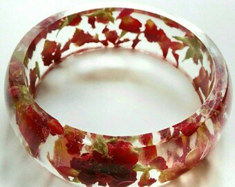 Resin bangle Red Rose chunky bracelet Size small Real dried petals Pressed flowers Summer jewelry Romantic jewellery Gift ideas wife bride