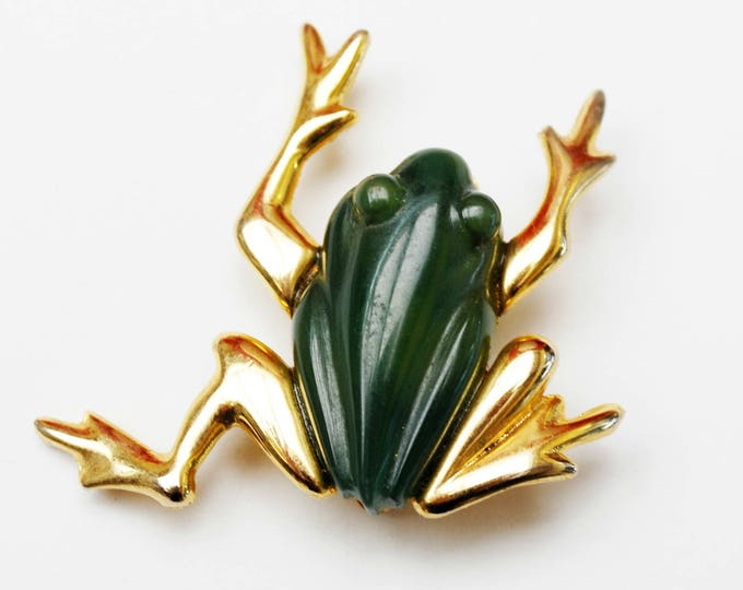 Frog Brooch - Green Lucite Resin - gold plated - Figurine vintage pin