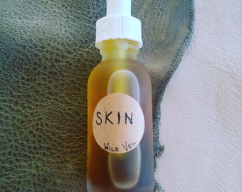 Skin: Feminine • natural fragrance. intense musk. perfume of a lover's neck, scent of skin on the brink of perspiration, breath of a suntan.