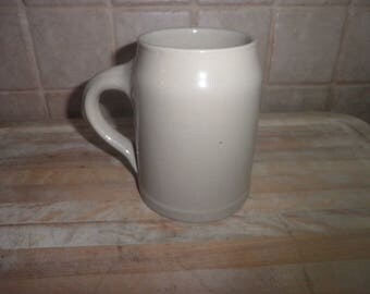 Vintage 5 1/4 inch pottery coffee mug