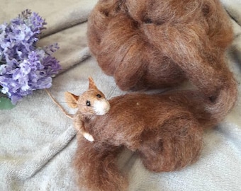 25g reddish carded brown Wool Roving - Batt top coat Colour Felting Needle Felt
