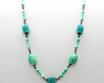 Vintage Peking Glass and Green Glass Bead Necklace