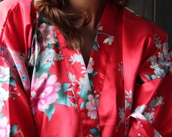 SALE! Bridesmaid Robes. Bridal Robes. Bath Robes. Gifts. Present Ideas. Custom Robes. Satin Robes.