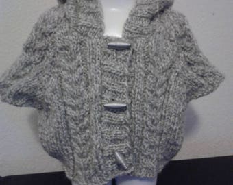 Girl wool hooded vest, half sleeve. Size 2 years