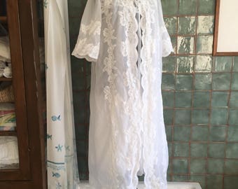 Vintage matching white night gown and dressing gown 60s