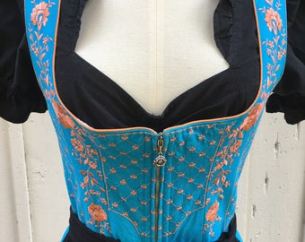 DIRNDL (SIZE 8)