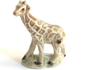 wade giraffe figurine