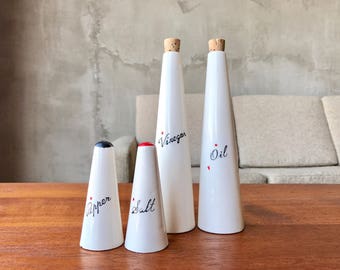 LaGardo Tackett Salt/Pepper/Oil/Vinegar.
