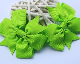2 x Lime Green Pinwheel Hair Bow attached to alligator clip. 3 Inches. Grosgrain Ribbon. School Colours. Sports. Hair Accessories. Girls.