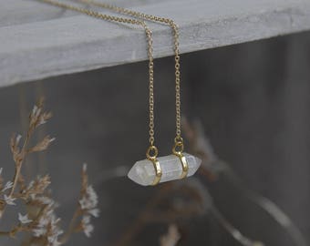 Crystal Minimalist Pendant, Minimalist Crystal Jewelry, White Crystal Minimalist Necklace, Crystal Necklace, Minimalist Style Crystal