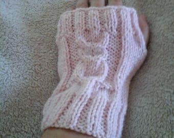 Pale pink OWL mittens in wool