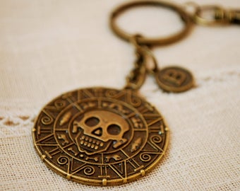 Pirates of caribbean keyring, FREE SHIPPING, Personalized keychain, Circle skull keyring, Jack Sparrow key chain, pirate bag accessories
