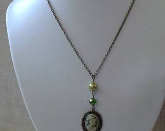 collier "joli camée nacré vert"